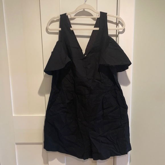 Elevenses Black Sleeve Shorts Romper - Picture 4 of 6